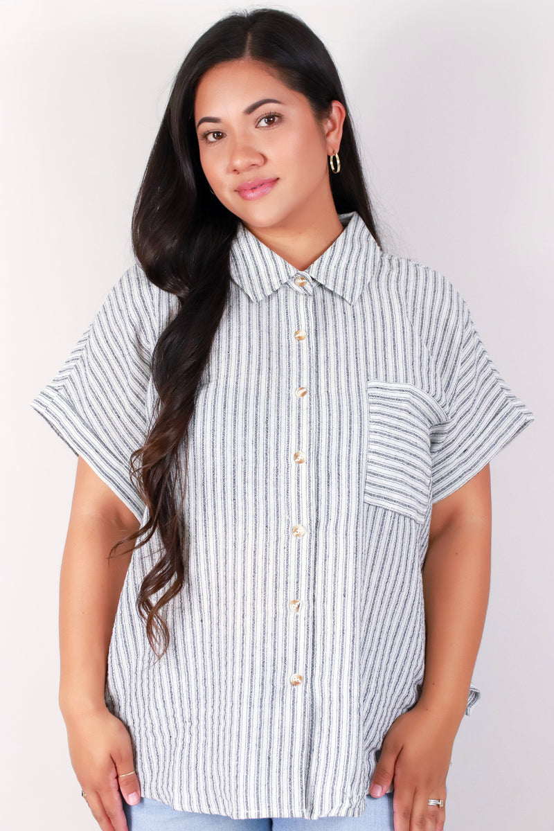 Jeans Warehouse Hawaii - PLUS S/S PRINT WOVEN TOPS - BRUNCH MEETINGS TOP | By MINE FASHION