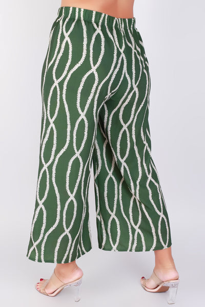 Jeans Warehouse Hawaii - PLUS PRINT WOVEN CAPRI'S - LEI MOMI CAPRI PANTS | By LUZ