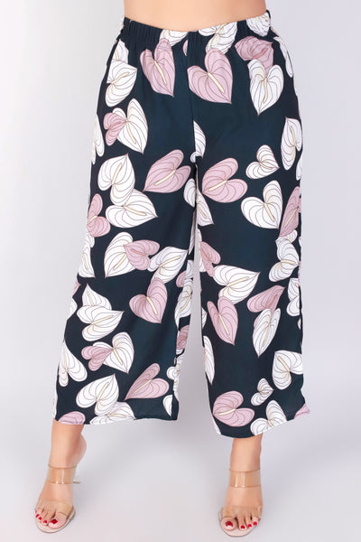 Jeans Warehouse Hawaii - PLUS PRINT WOVEN CAPRI'S - ANTHURIUM CAPRI PANTS | By LUZ