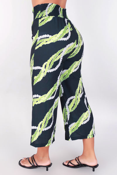 Jeans Warehouse Hawaii - PRINT WOVEN CAPRI'S - PAKALANA SMOCKED CAPRI PANTS | By LUZ