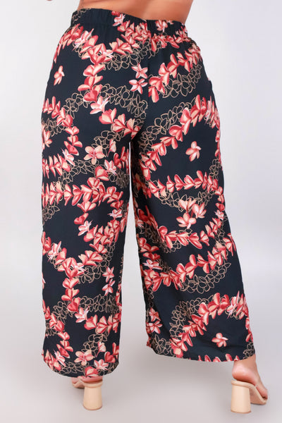 Jeans Warehouse Hawaii - PLUS PRINT WOVEN CAPRI'S - PLUMERIA CAPRI PANTS | By LUZ