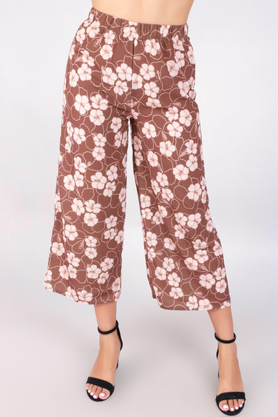 Jeans Warehouse Hawaii - PRINT WOVEN CAPRI'S - ALOALO CAPRI PANTS | By LUZ