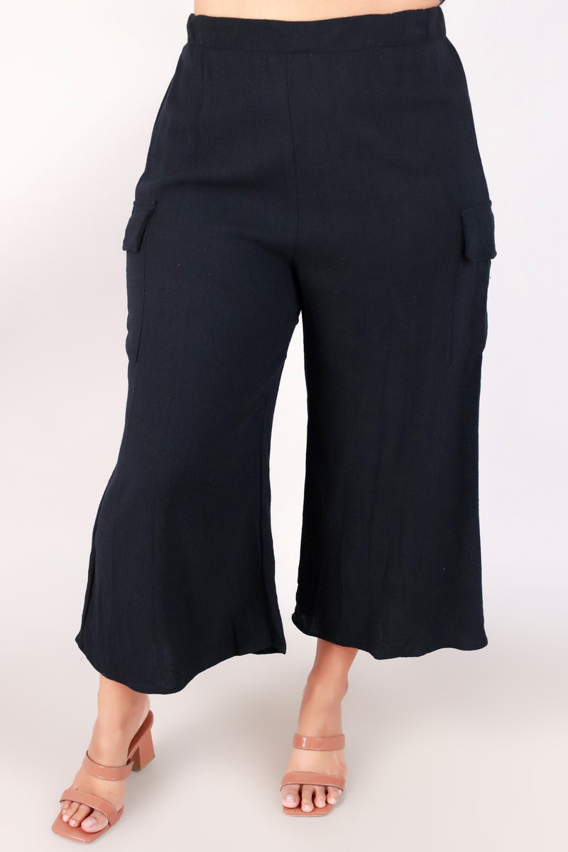 Jeans Warehouse Hawaii - PLUS PLUS WOVEN CASUAL CAPRIS - ROUND OF APPLAUSE CAPRI PANTS | By ZENOBIA