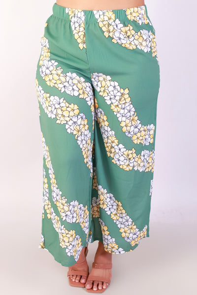 Jeans Warehouse Hawaii - PLUS PRINT WOVEN CAPRI'S - PUAKENIKENI CAPRI PANTS | By LUZ