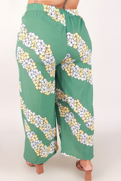 Jeans Warehouse Hawaii - PLUS PRINT WOVEN CAPRI'S - PUAKENIKENI CAPRI PANTS | By LUZ