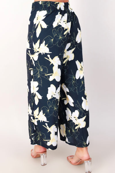 Jeans Warehouse Hawaii - PRINT WOVEN CAPRI'S - GINGER LILY CAPRI PANTS | By LUZ