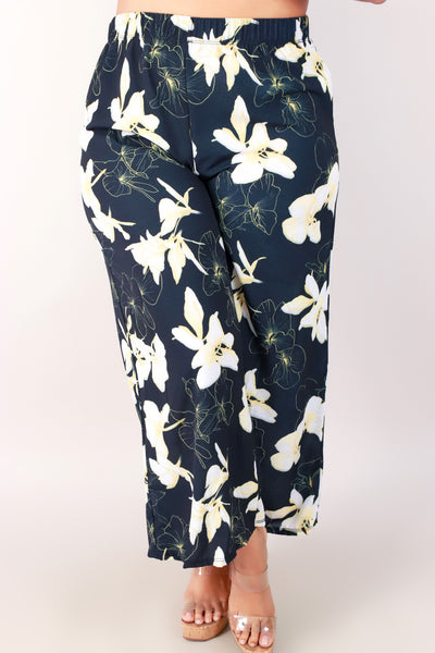 Jeans Warehouse Hawaii - PLUS PRINT WOVEN CAPRI'S - GINGER LILY CAPRI PANTS | By LUZ