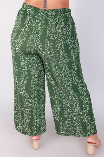 Jeans Warehouse Hawaii - PLUS PRINT WOVEN CAPRI'S - PUAKENIKENI MAHAKA CAPRI PANTS | By LUZ