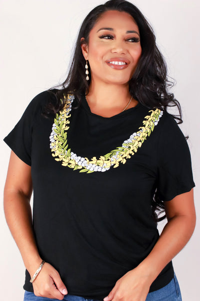 Jeans Warehouse Hawaii - PLUS S/S SCREENS - PUAKENIKENI PIKAKE LEI TEE | By LUZ