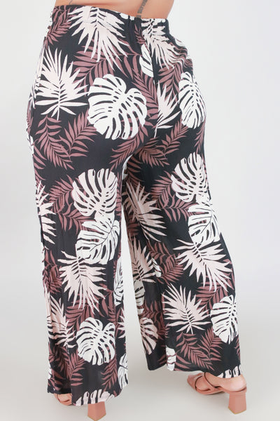 Jeans Warehouse Hawaii - PLUS PRINT WOVEN CAPRI'S - KEEP IT COOL CAPRI PANTS | By LUZ